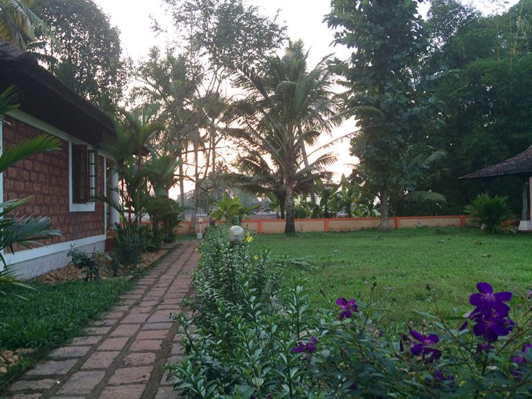 07_Spacious grounds